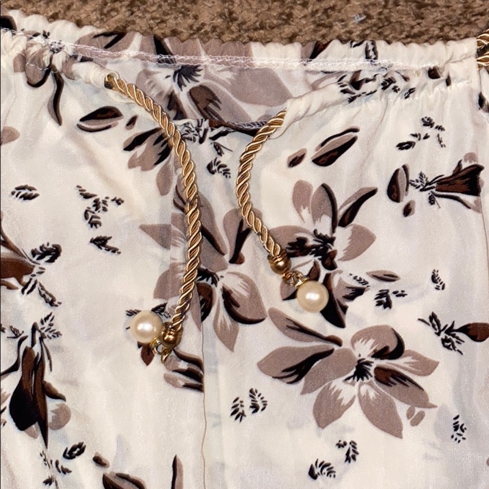 Flowered romper - Picture 3 of 4